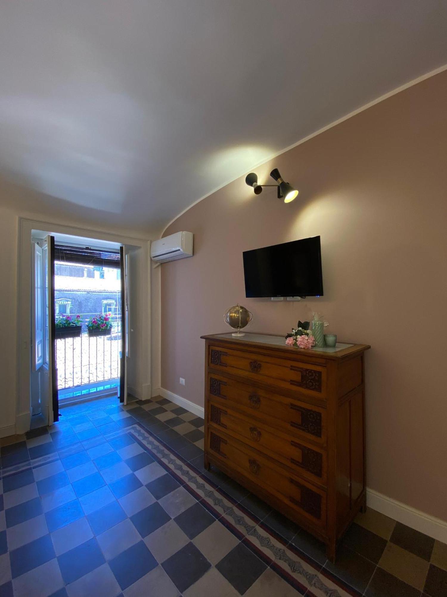 Bed and Breakfast Dimora Dei Minoriti CTA Exterior foto