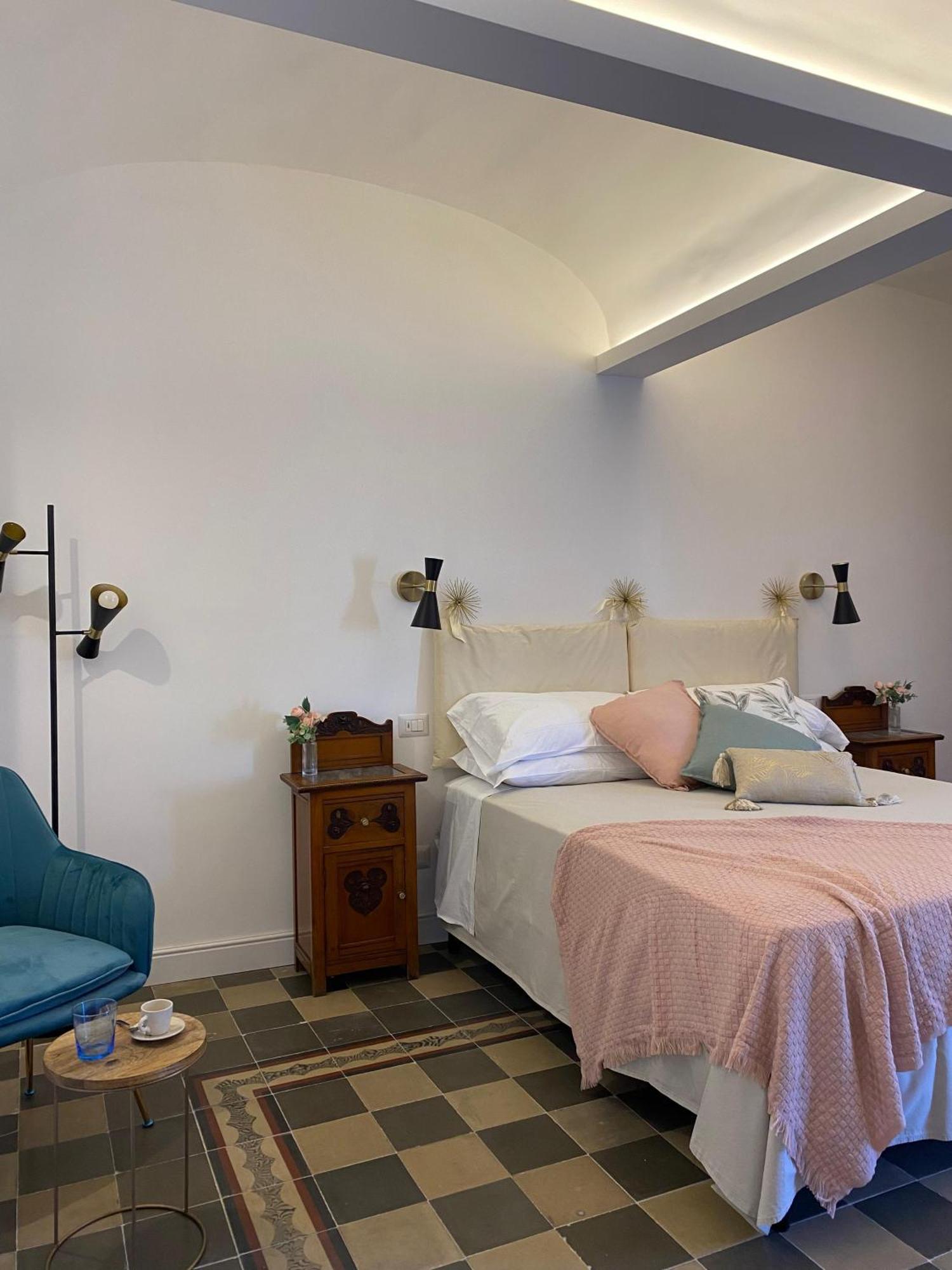 Bed and Breakfast Dimora Dei Minoriti CTA Exterior foto